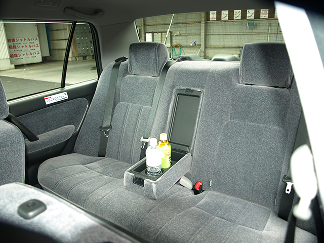 黒塗りタクシー